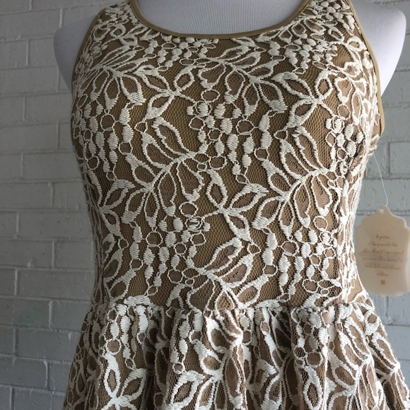Altr’d State NWT Lace Dress in Mushroom Size Small - Picture 6 of 8
